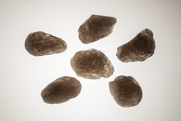 AAAランク インドネシア産 アグニマニタイト 原石 1個