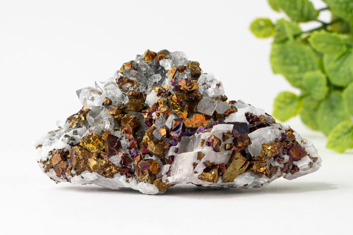 中国産 ピーコックオレinクォーツ クラスター