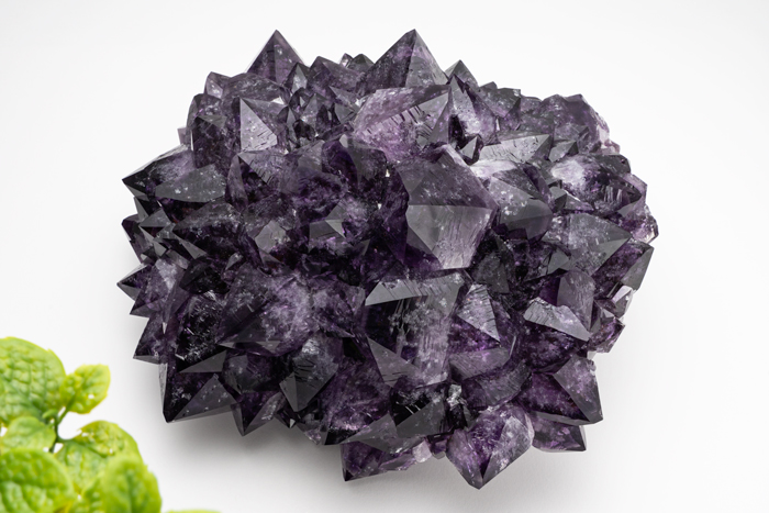 ゲーサイト＆クリストバライトinアメジスト クラスター