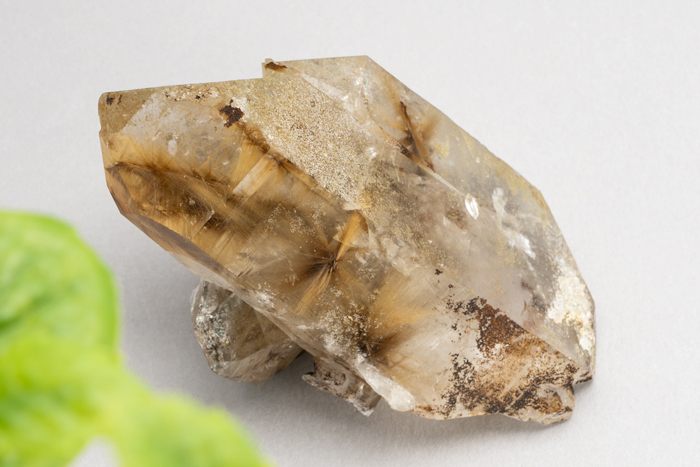 パキスタン産 ブルッカイトルチル 原石